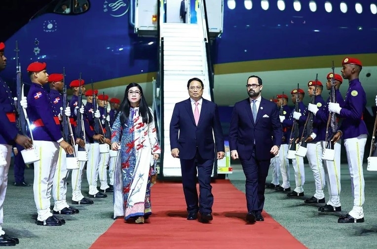 PM Chinh begins official visit to Dominican Republic